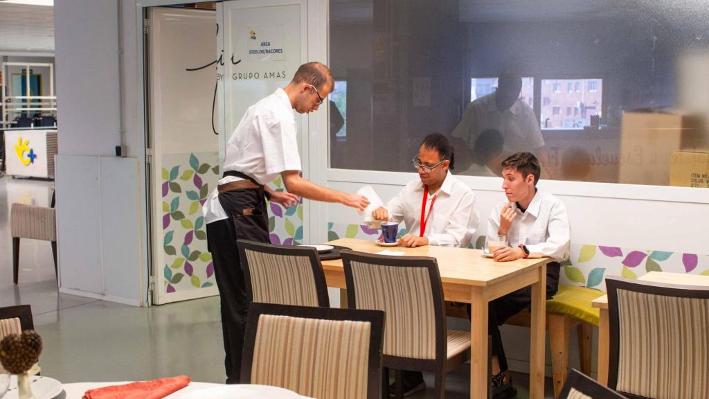 MasyMenos es una escuela de formación de oficio para personas con discapacidad intelectual.