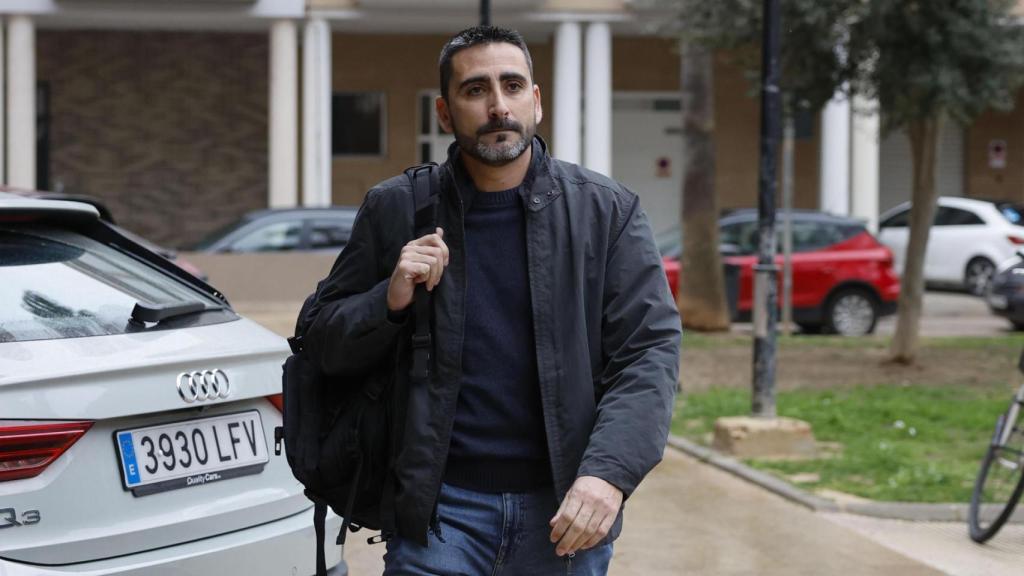 Manuel Párraga a su llegada a los juzgados de Catarroja. EFE/Ana Escobar