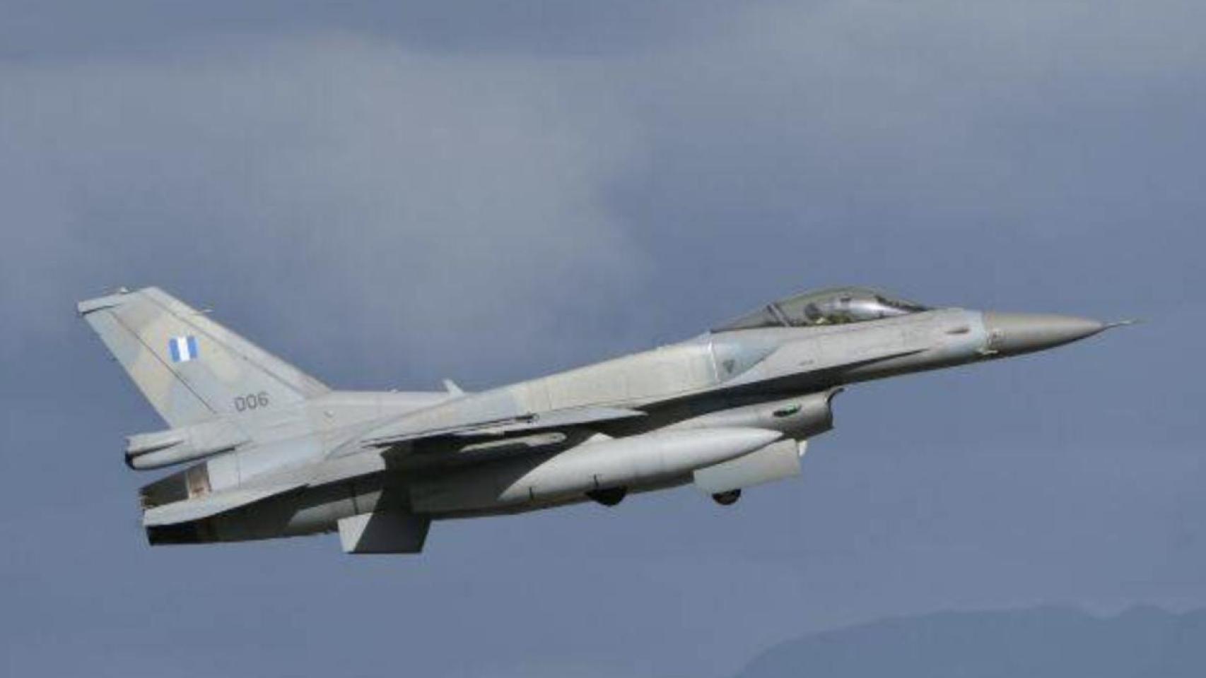 Un caza F-16 griego.