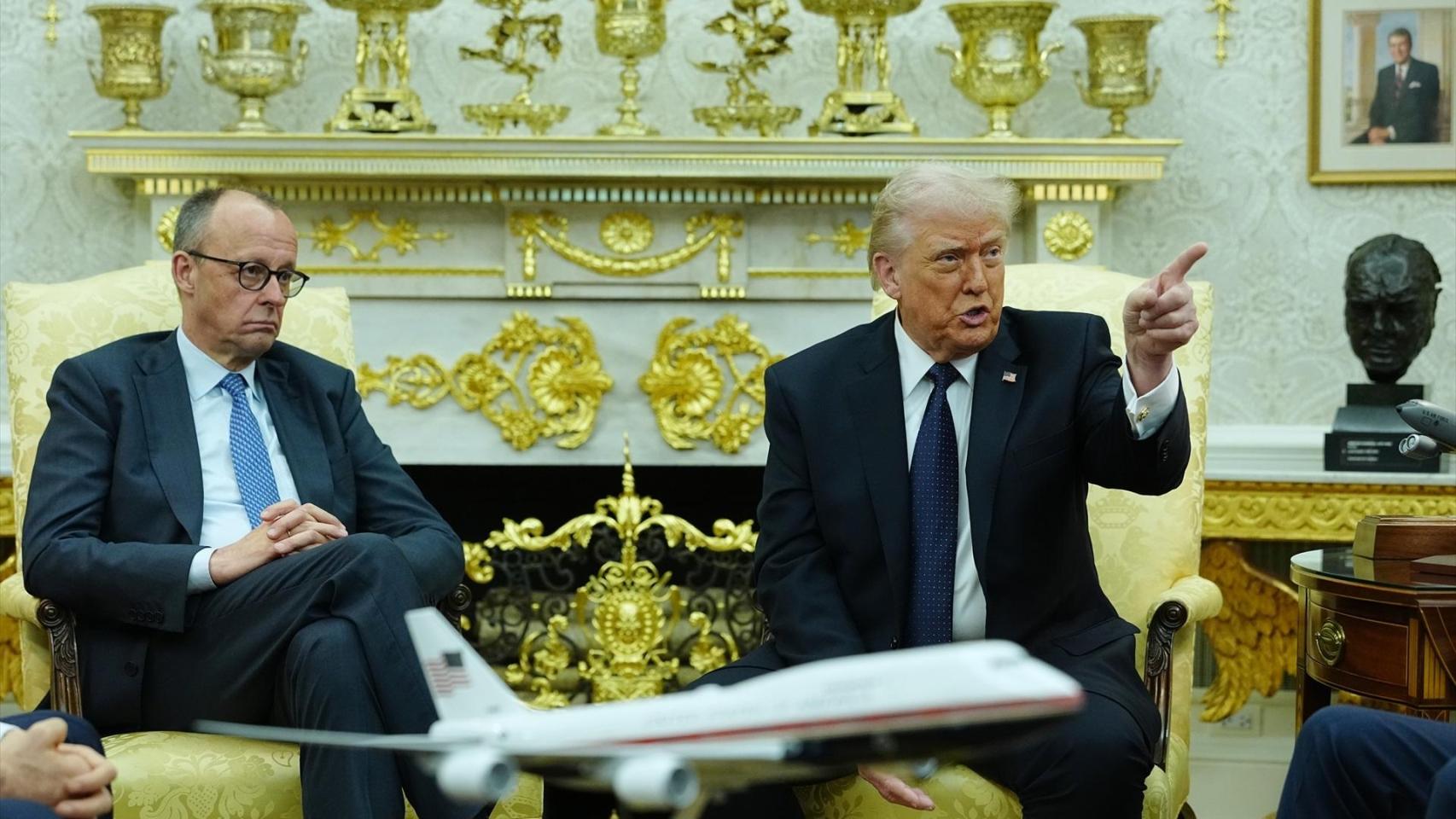 Donald Trump junto al canciller alemán Friederich Merz este martes en la Casa Blanca.