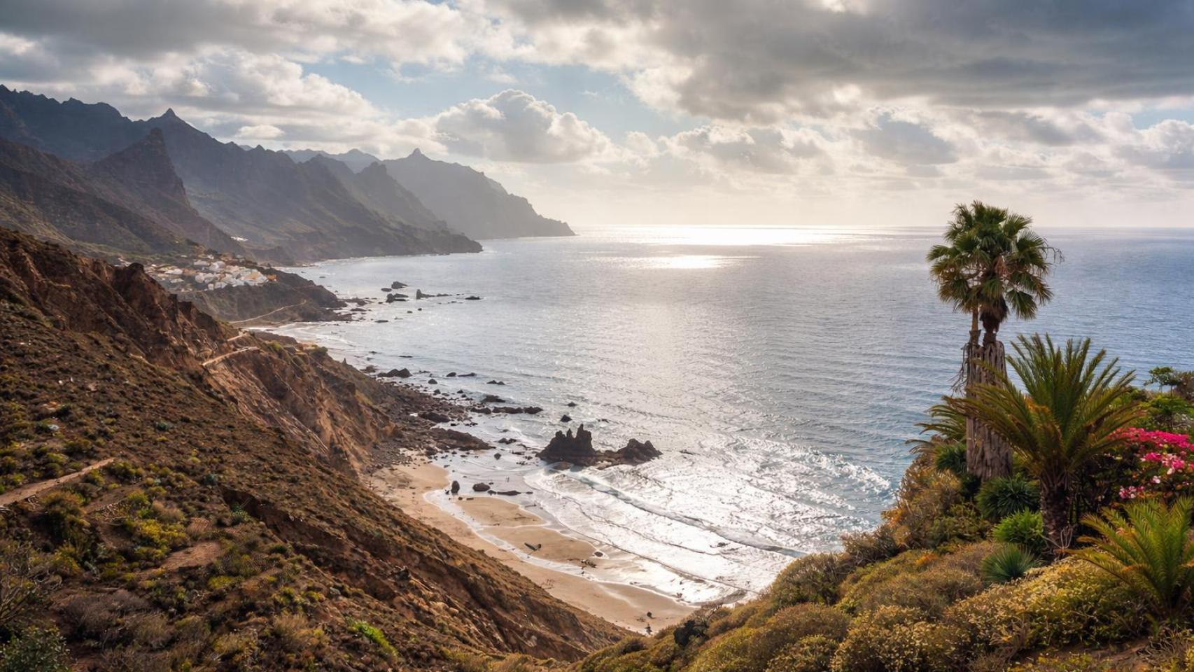 Costa de Tenerife al atardecer.