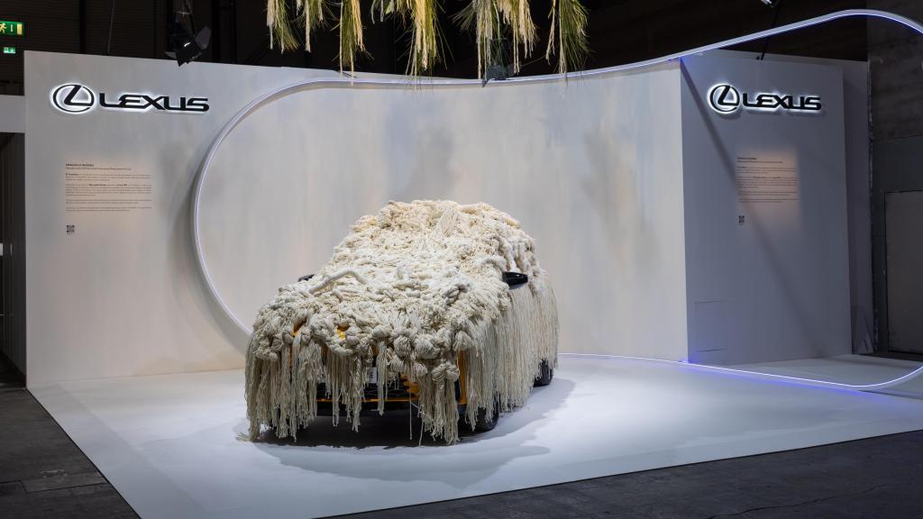 'Trenzar lo invisible', de la artista Mariadela Araujo y ganador de Lexus Art Car, ya se expone en ARCOmadrid