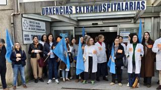 Concentración de esta mañana en la Casa del Mar en A Coruña.