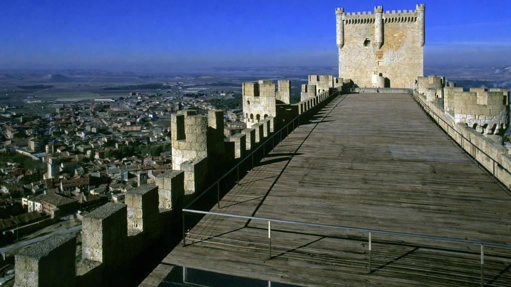 Castillo medieval y vista panorámica.