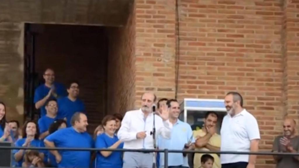 Jose Luis Gil dando el pregón el 24 de agosto de 2012, en Odón.
