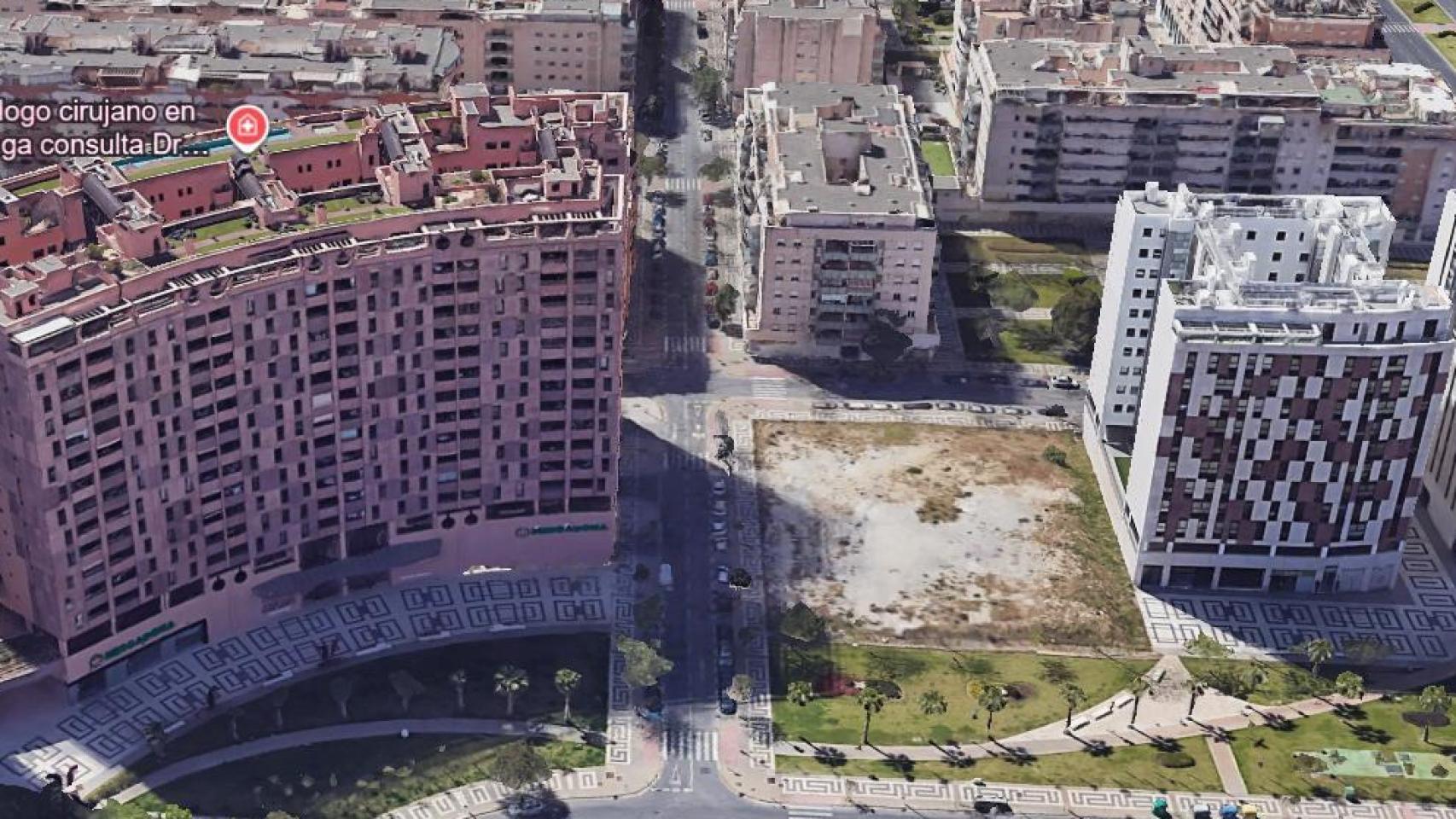 Parcela donde se ha iniciado la construcción de otro edificio de 12 plantas.