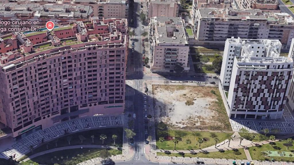 Parcela donde se ha iniciado la construcción de otro edificio de 12 plantas.
