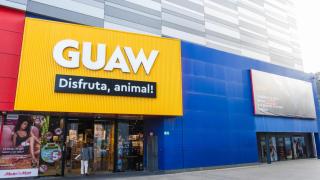 La cadena de bienestar animal Guaw en Marineda City.