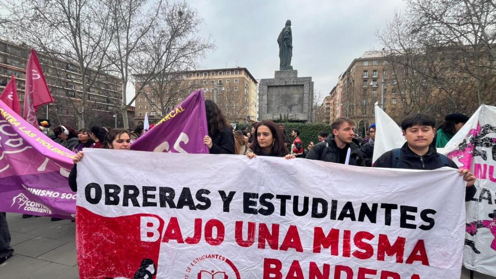 Jóvenes en la manifestación del 8-M.