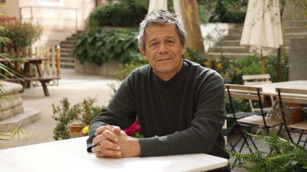 El escritor Emmanuel Carrère en el Instituto Francés de Madrid. Foto: EFE/ Maria Aguilella Pardo
