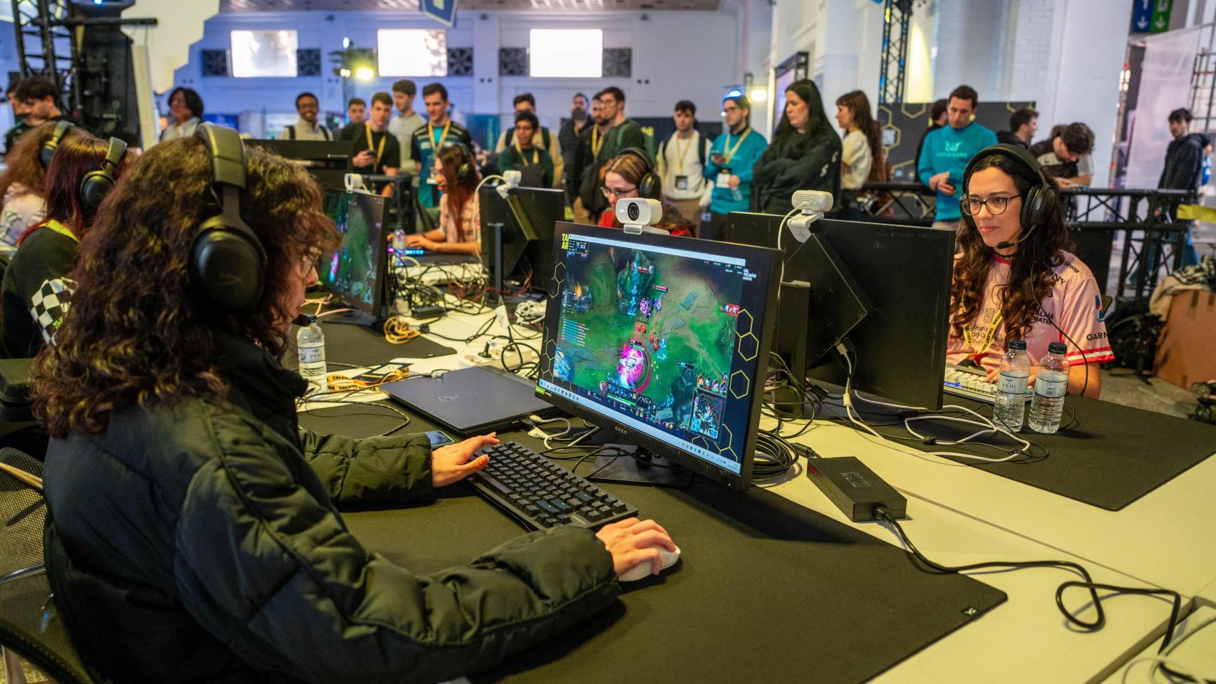 Las jugadoras en la gran final de Magamers.