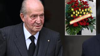El rey Juan Carlos envía una  corona de flores con los colores de la bandera de España a la familia de Fernando Ónega