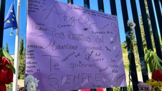 Un cartel colocado en el instituto de Ángela.