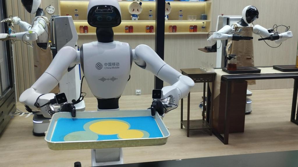 Uno de los robots mostrados por China Mobile en MWC 2026.