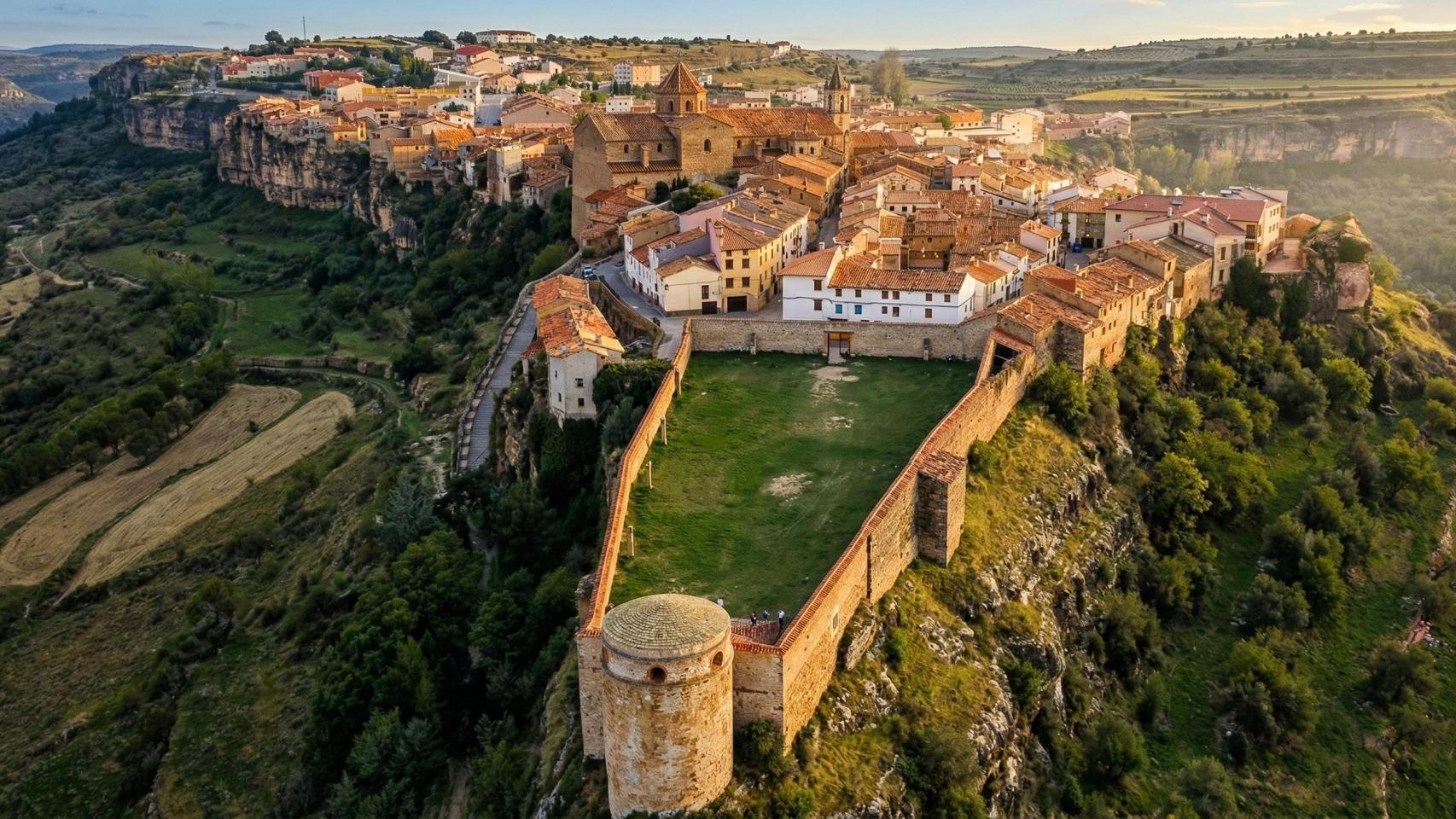 El castillo de Cantavieja, en Teruel.