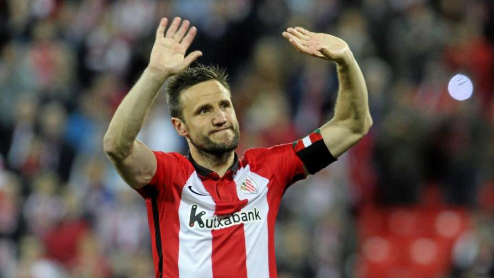 Carlos Gurpegi se despide de San Mamés en su último partido con el Athletic Club.