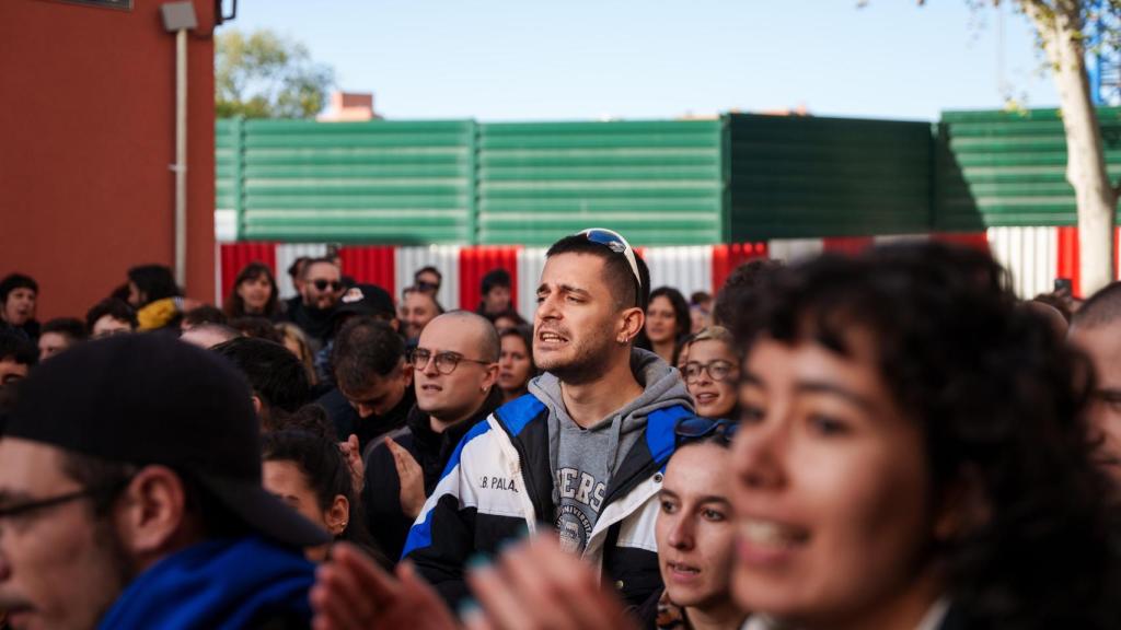 Vecinos de Carabanchel durante un acto.