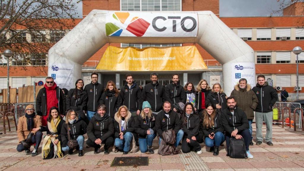 Parte del equipo CTO acompañando a los estudiantes el día de la prueba.