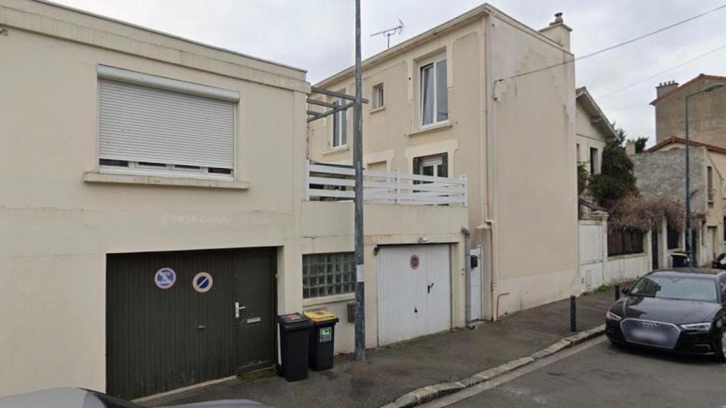 La vivienda del número 9 de la Villa de Bel Air, en la comuna parisina de Saint-Denis, donde habitaba Dalian Peña, el joven de 33 años de Tolosa (Guipúzcoa) descuartizado por su casero.
