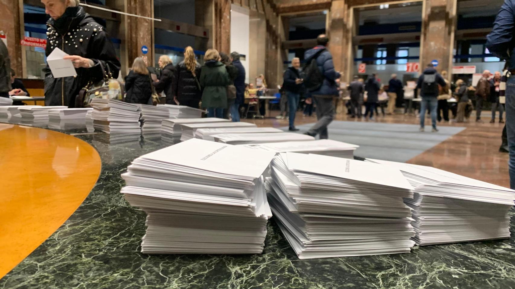 El Ayuntamiento de Zaragoza, este 8-F, durante las votaciones.