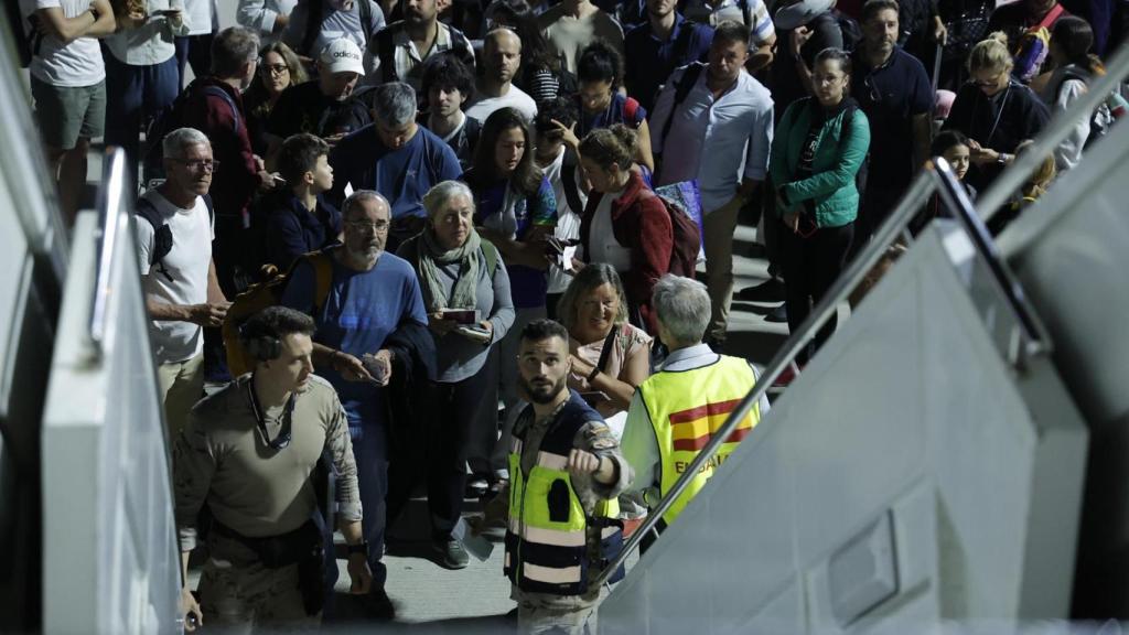 Unos 250 españoles evacuados en un avión del Ejército desde Omán.