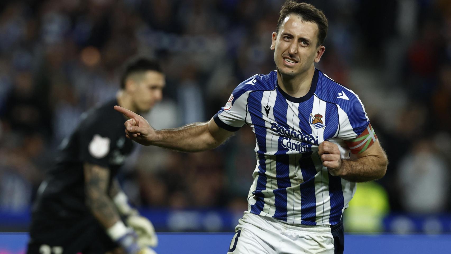 Mikel Oyarzabal celebra el gol marcado ante el Athletic Club.