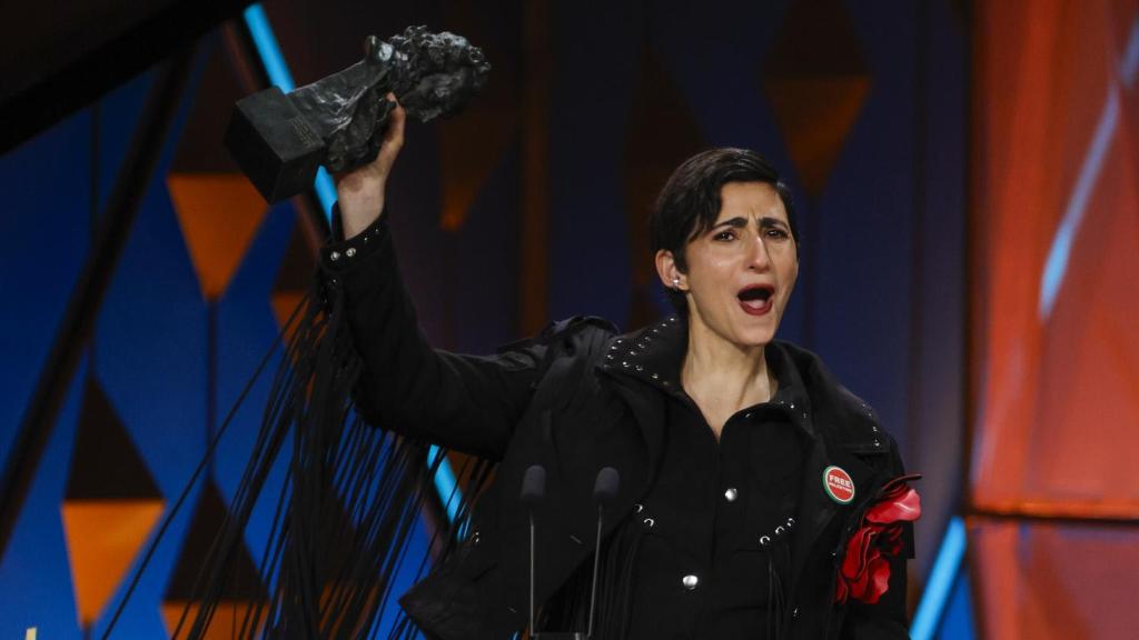 Alba Flores, tras ganar un Goya.