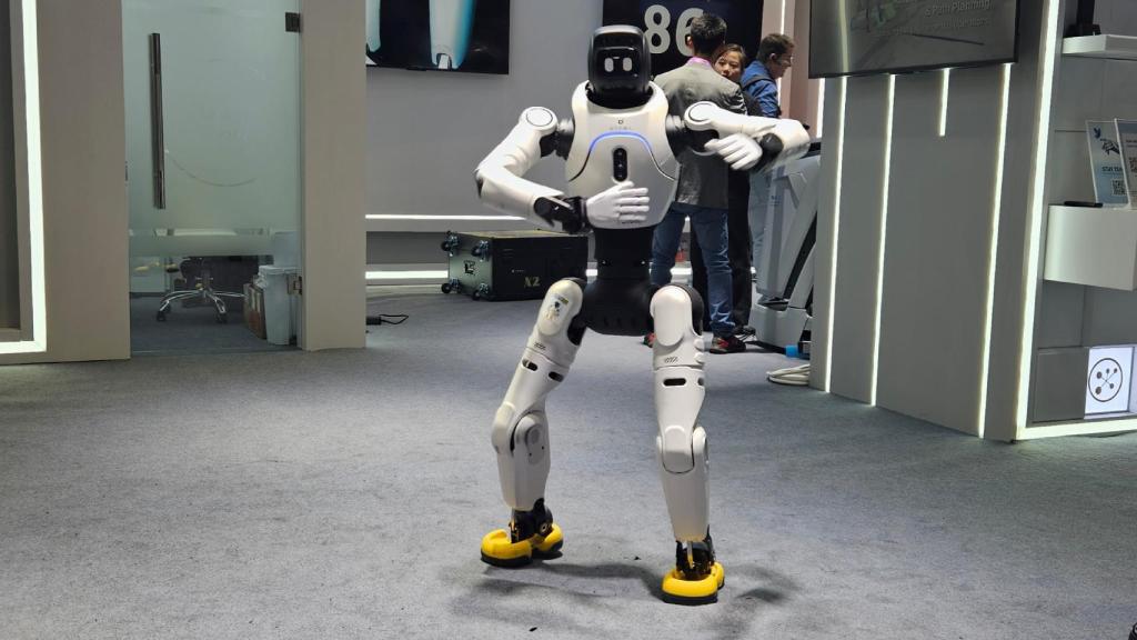 Uno de los robots humanoides bailando en el MWC.
