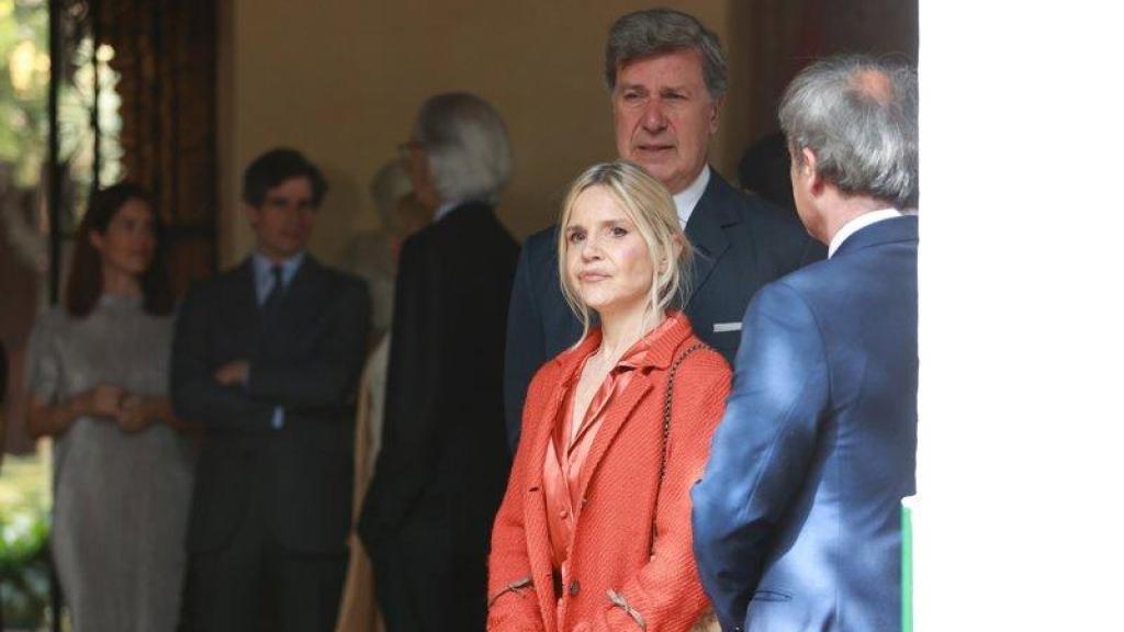 Eugenia y Cayetano Martínez de Irujo en el Palacio de las Dueñas.