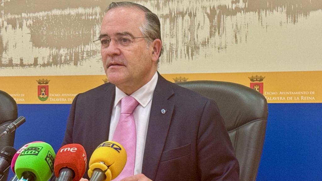 José Julián Gregorio durante una rueda de prensa.