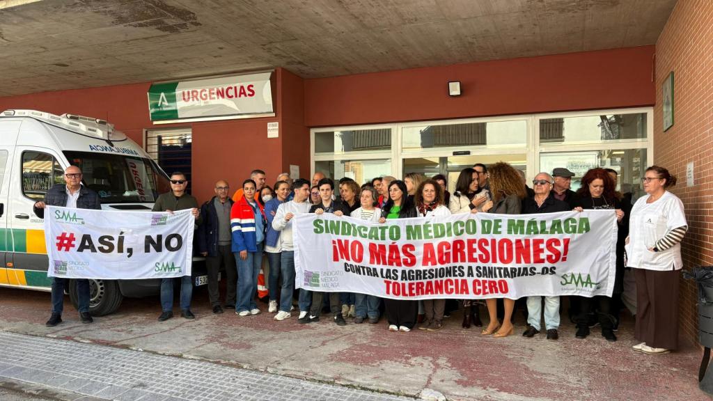 Concentración de este jueves en el centro de salud de Alhaurín de la Torre.