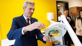 El presidente de la Xunta de Galicia, Alfonso Rueda, en la inauguración del CIS Olimpia Valencia
