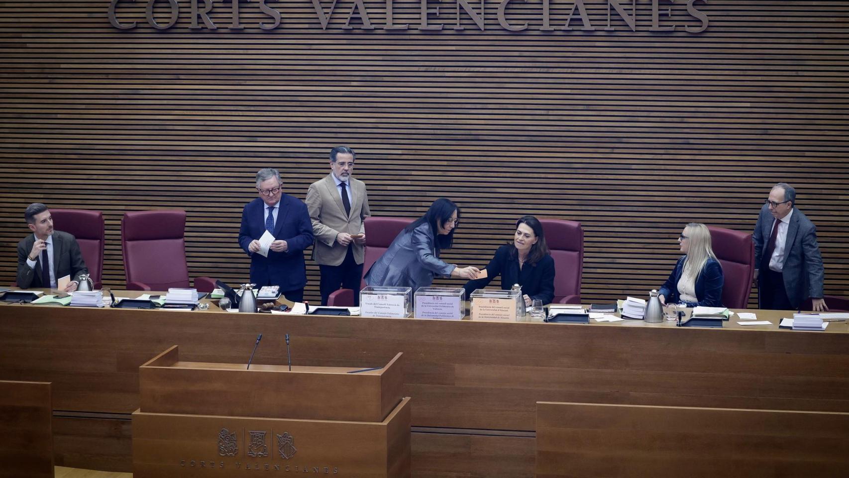 Votaciones celebradas en Les Corts para ambos órganos. José Cuéllar / Corts
