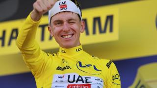 Tadej Pogacar, en el podio del Tour de Francia.