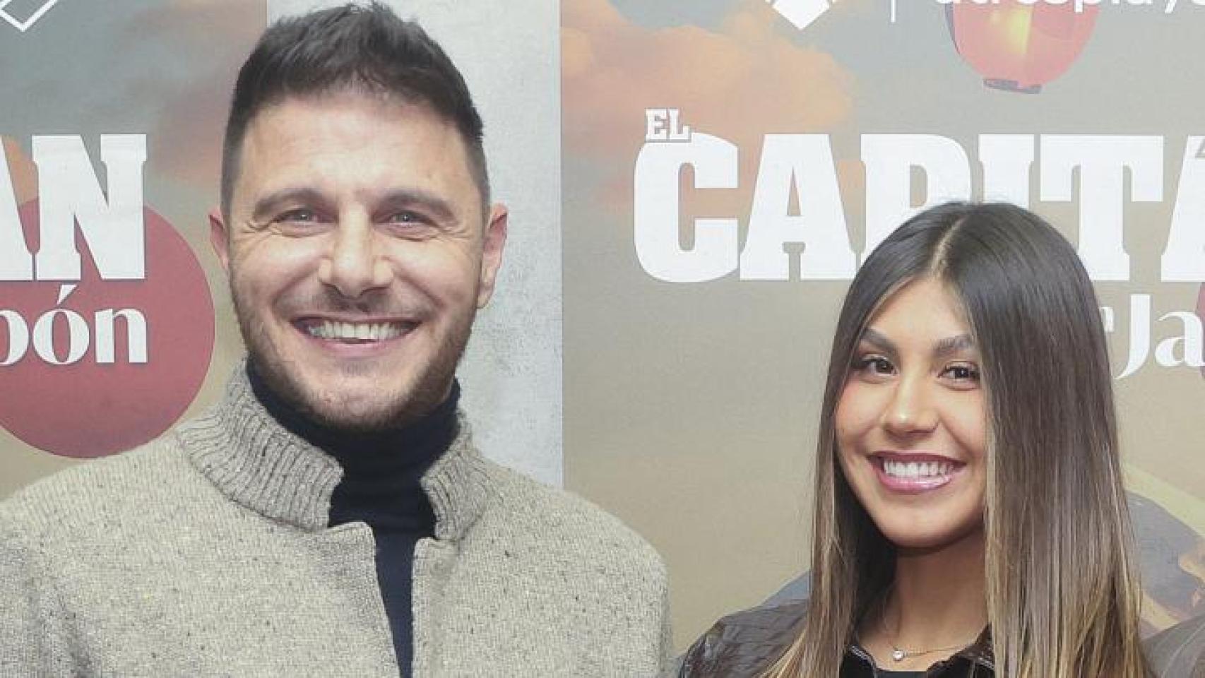 Joaquín Sánchez y su hija Daniela en la presentación de 'El Capitán en Japón'.