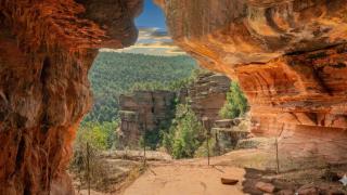 La ruta de senderismo del Barranco de la Hoz, en la Sierra de Albarracín (Teruel).