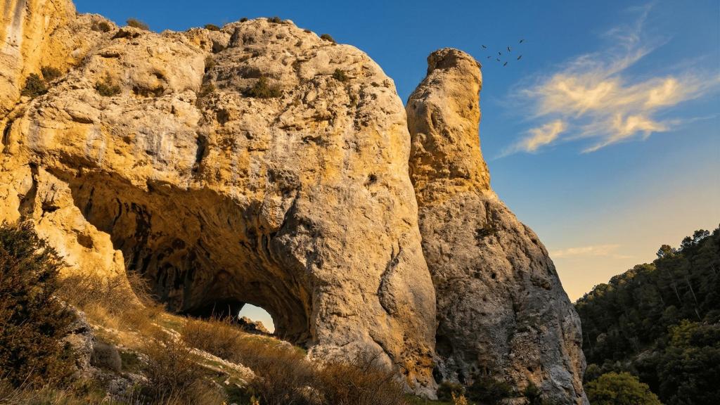 El Moricacho, la roca con forma de rostro de la ruta del Barranco de la Hoz, en la Sierra de Albarracín (Teruel).