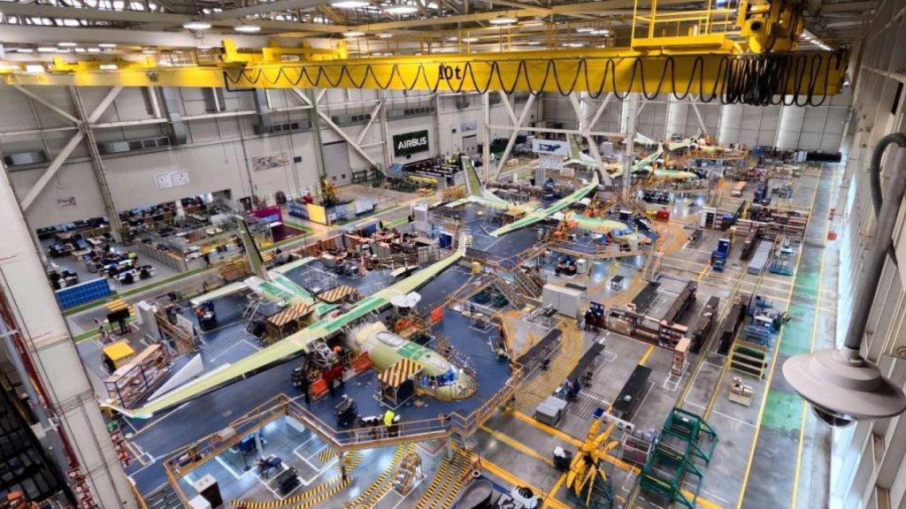 Los C295 de España en la línea de montaje final
