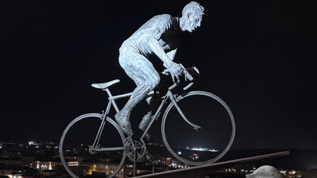 Escultura de Bahamontes en Toledo.