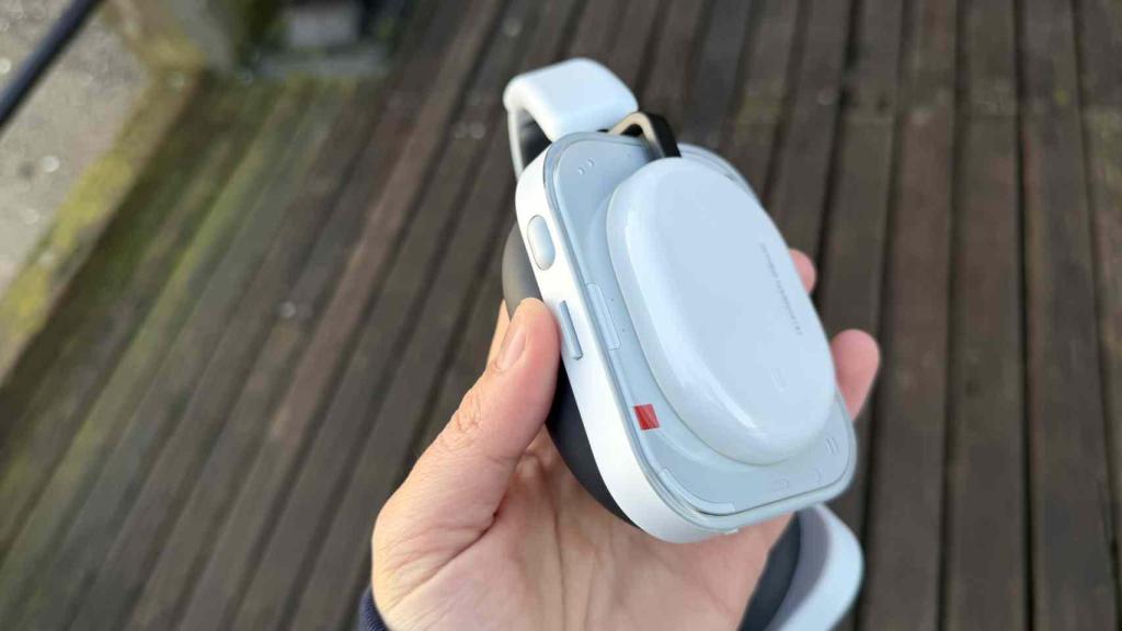 Los auriculares Nothing Headphone (a).