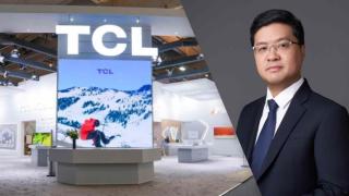 Fotomontaje del stand de TCL en el MWC y Daniel Sun, director de Tecnología de TCL.