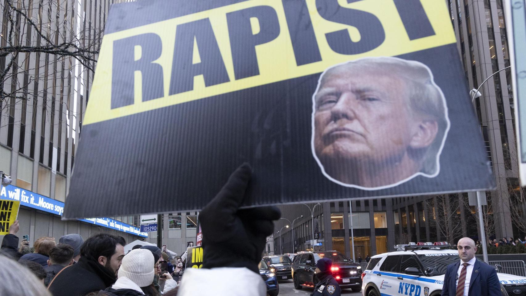 Manifestantes en Nueva York exigen la publicación de todos los documentos del caso Epstein