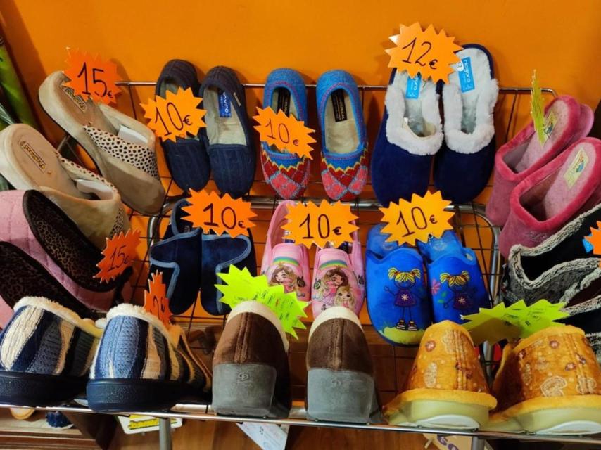 Zapatillas a la venta en la tienda Brasilia.
