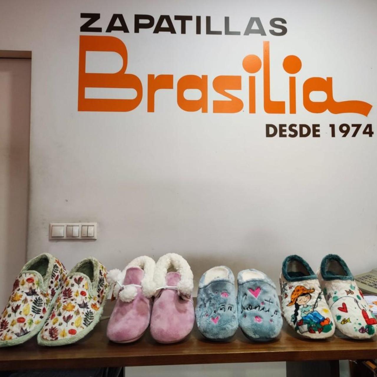 Diseños de zapatillas de casa en Brasilia.
