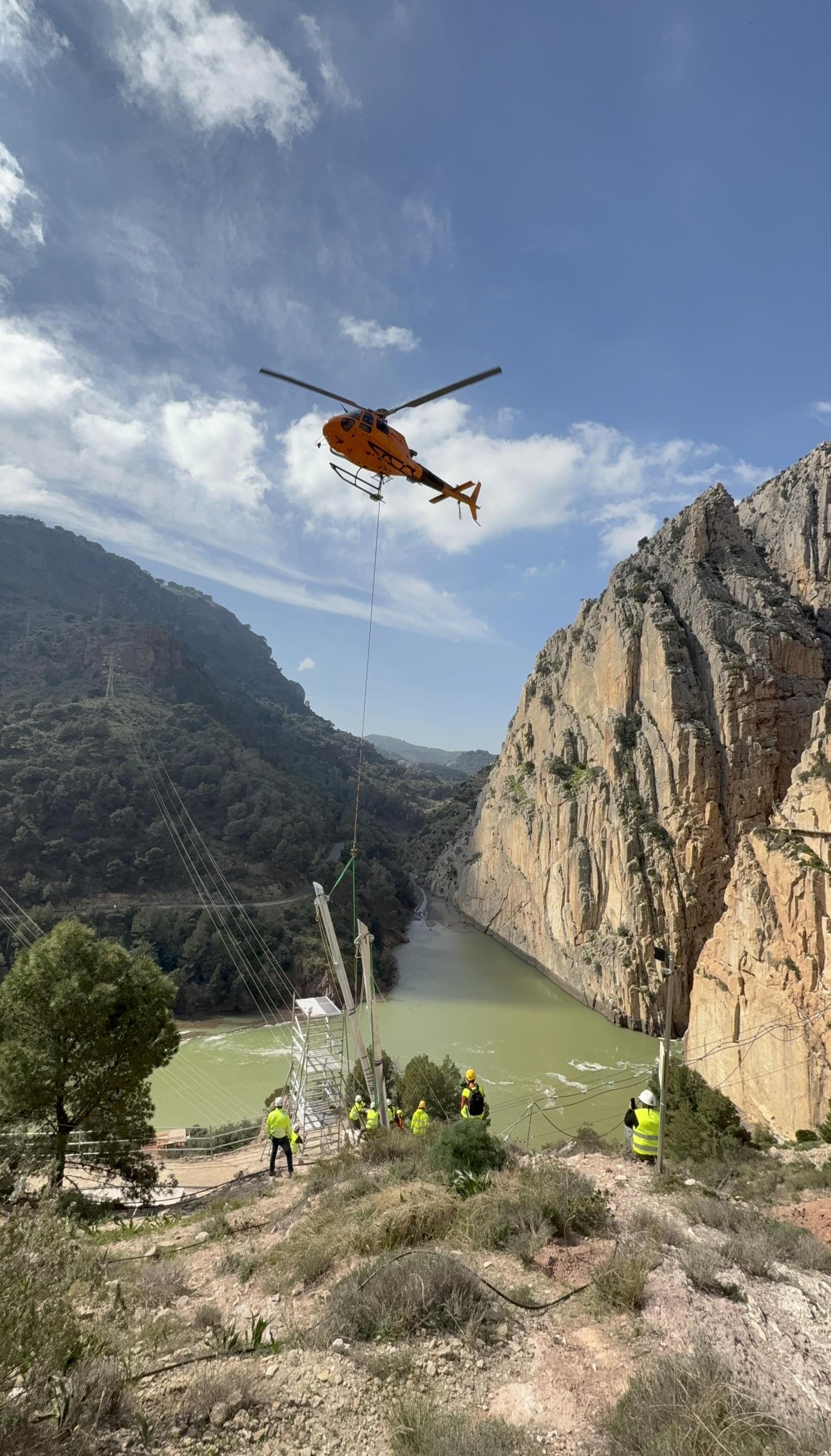 Trabajos desde el helicóptero.
