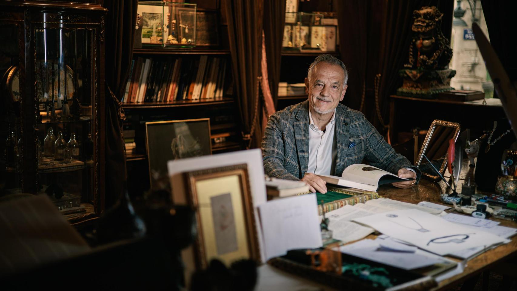 Vicente Gracia en su estudio en Valencia