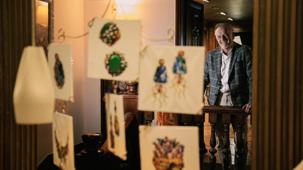 Vicente Gracia en su estudio en el centro de Valencia