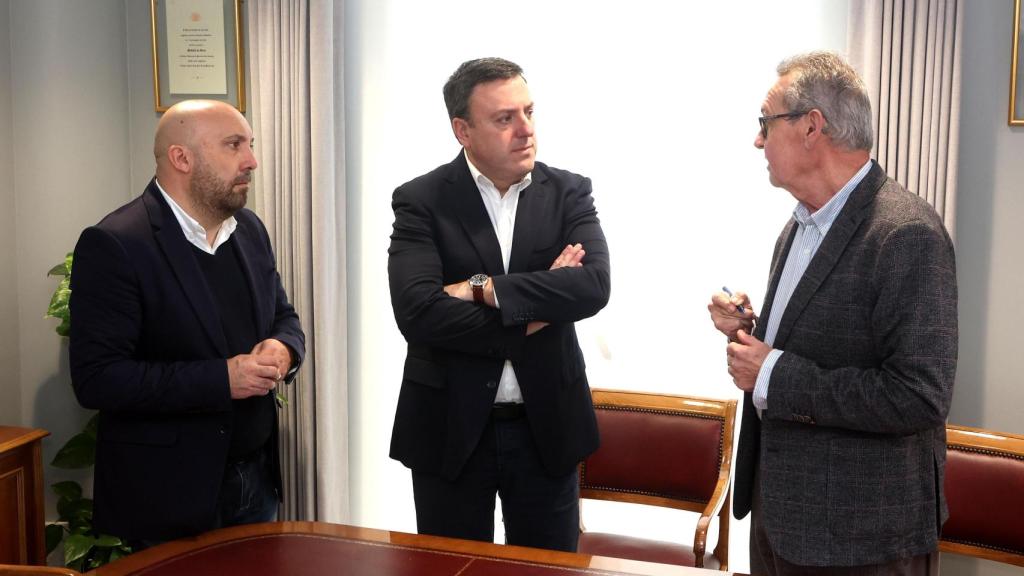 José Manuel Lage, Valentín González Formoso y Juan Luis Delgado.