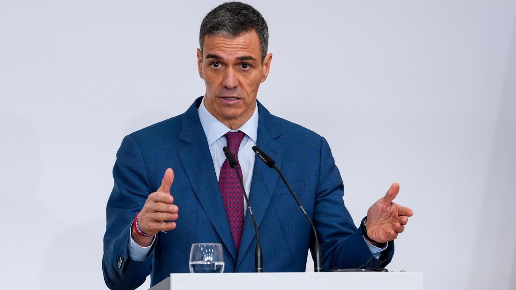 Pedro Sánchez junto al primer ministro de la República Portuguesa, Luís Montenegro, este viernes en Huelva.