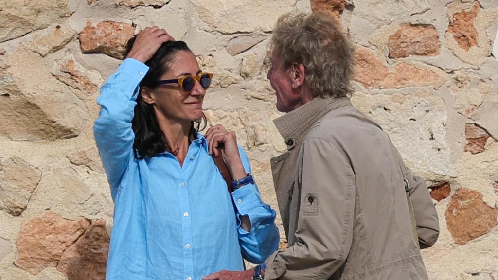 Ernesto de Hannover y Claudia Stilianopoulos estuvieron juntos la pasada Navidad. Tras la ruptura, hablan de vez en cuando y se ven de vez en cuando.